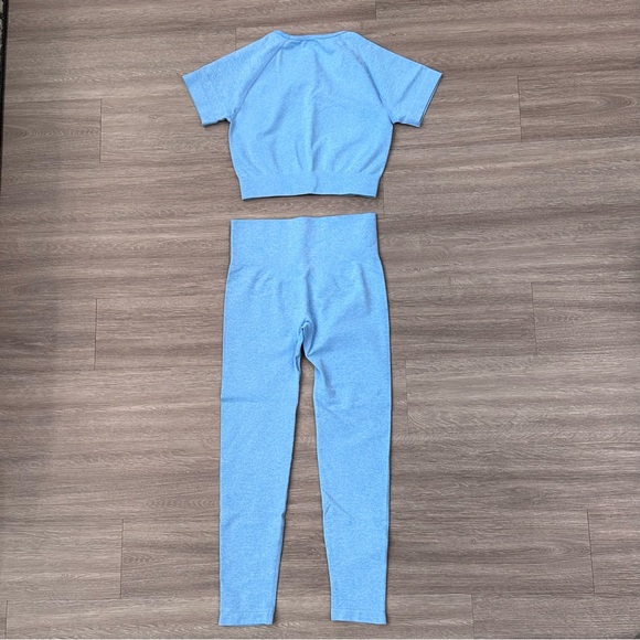 Yoga Set Baby Blue Sports Crop Tee and Leggings Fits as size small/medium - Picture 8 of 8